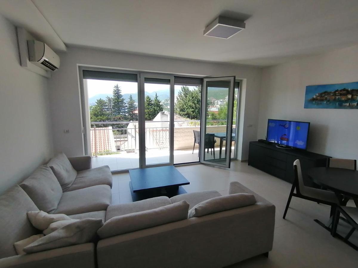 Apartman Sara Pržno Dış mekan fotoğraf